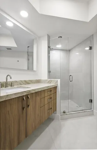 2nd Bedroom Bath