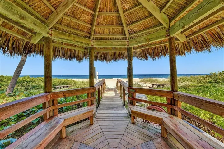 Tiki Hut