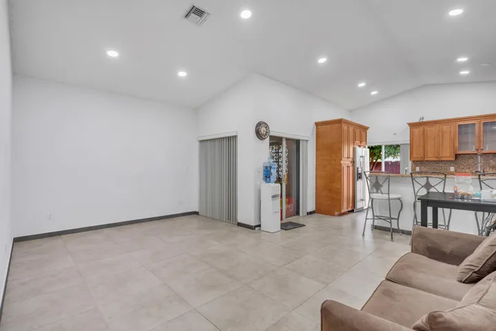 03-living-kitchen-view