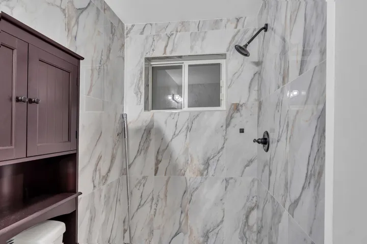 27-guest-bathroom-shower