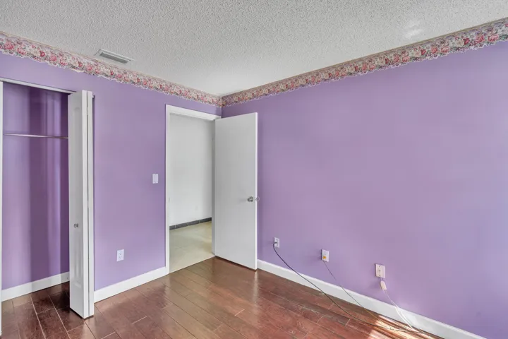 23-bedroom-3-purple-closet