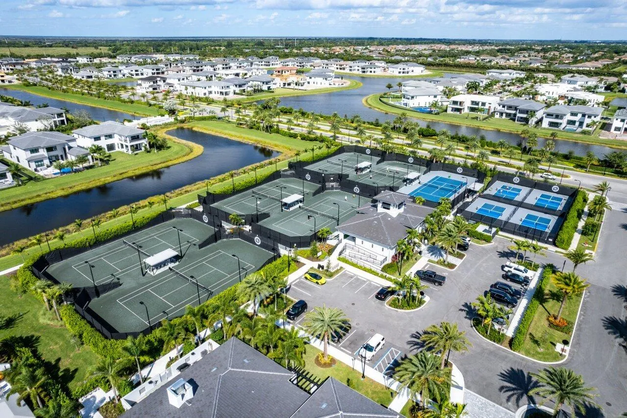 090-9625VescovatoWay-BocaRaton-FL-33496-