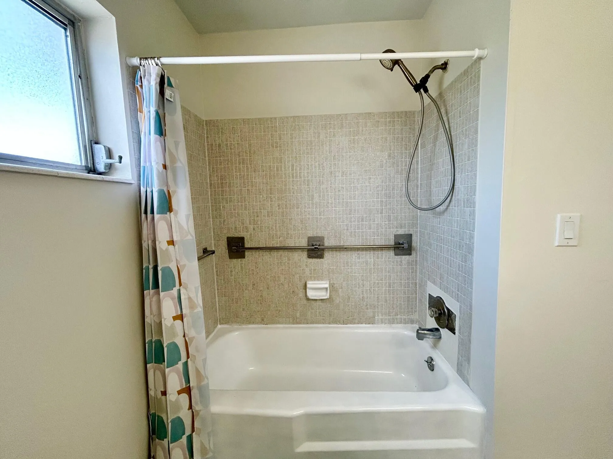 TUB/SHOWER COMBO