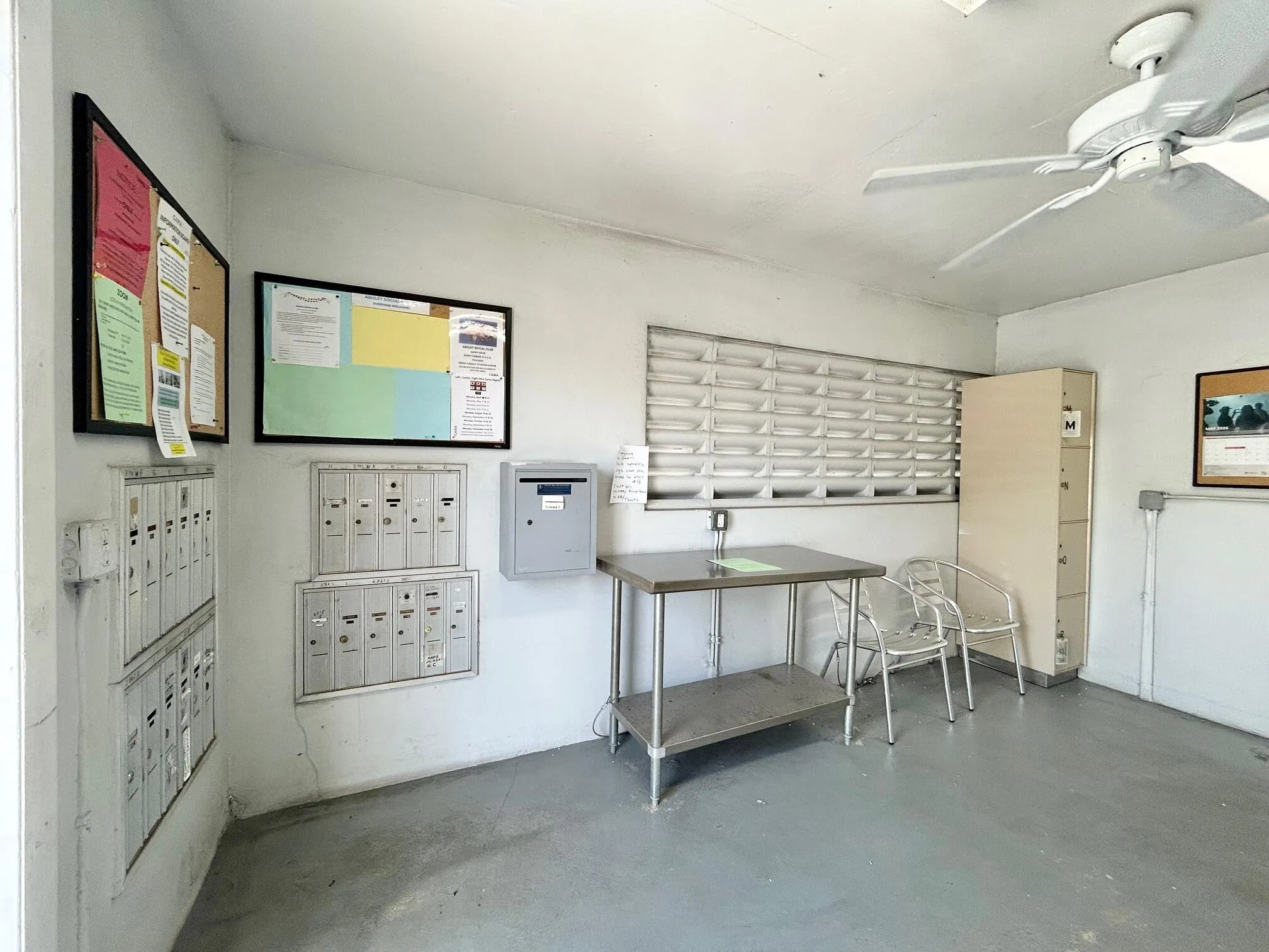 MAILBOXES
