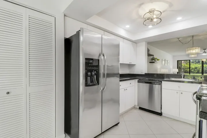 kitchen/pantry