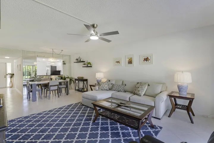 living room/dining