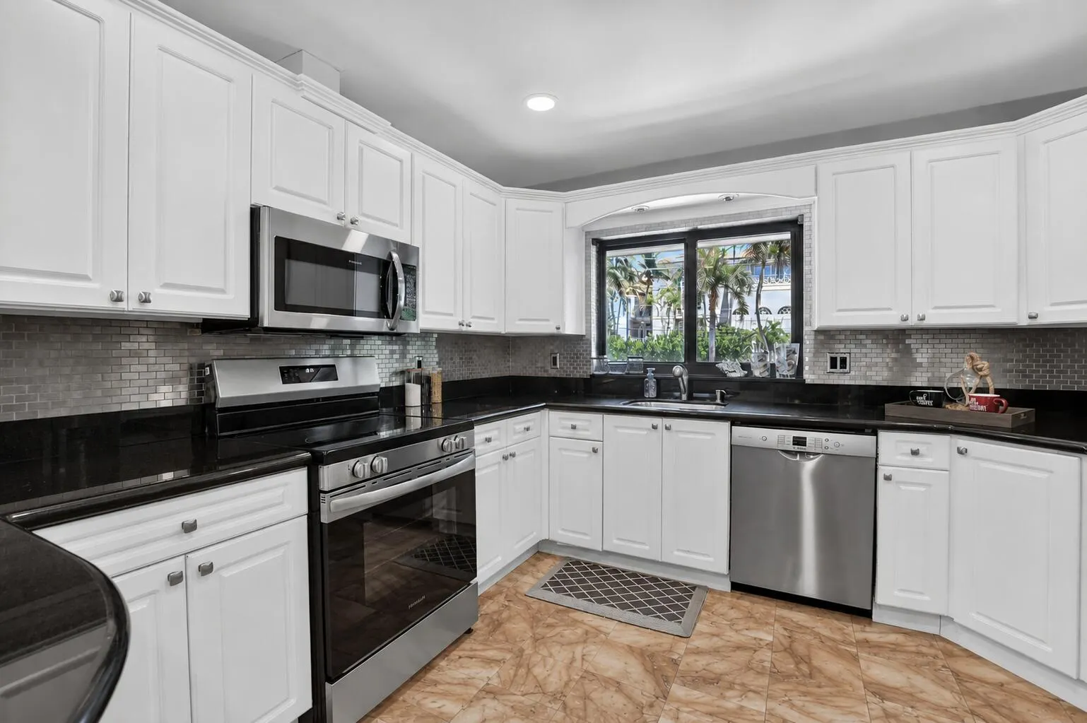 02 Kitchen