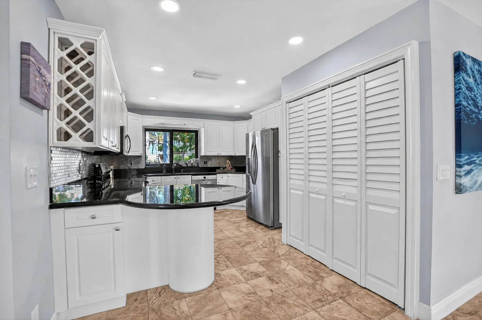 03 Kitchen