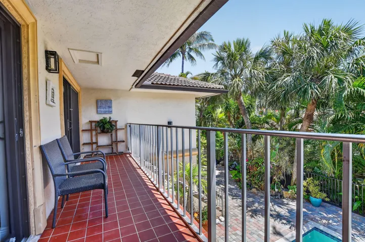 18 Balcony