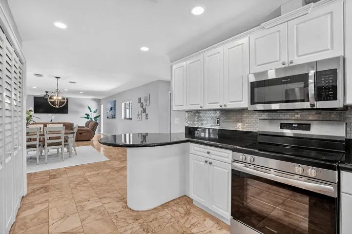 05 Kitchen