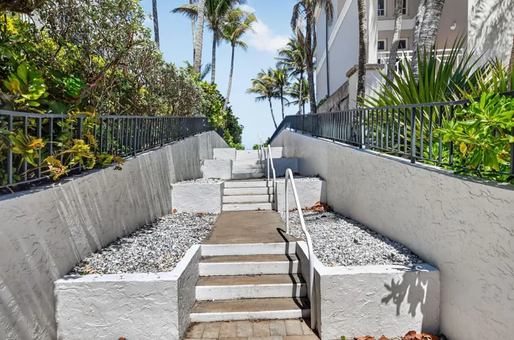 25 Beach Access