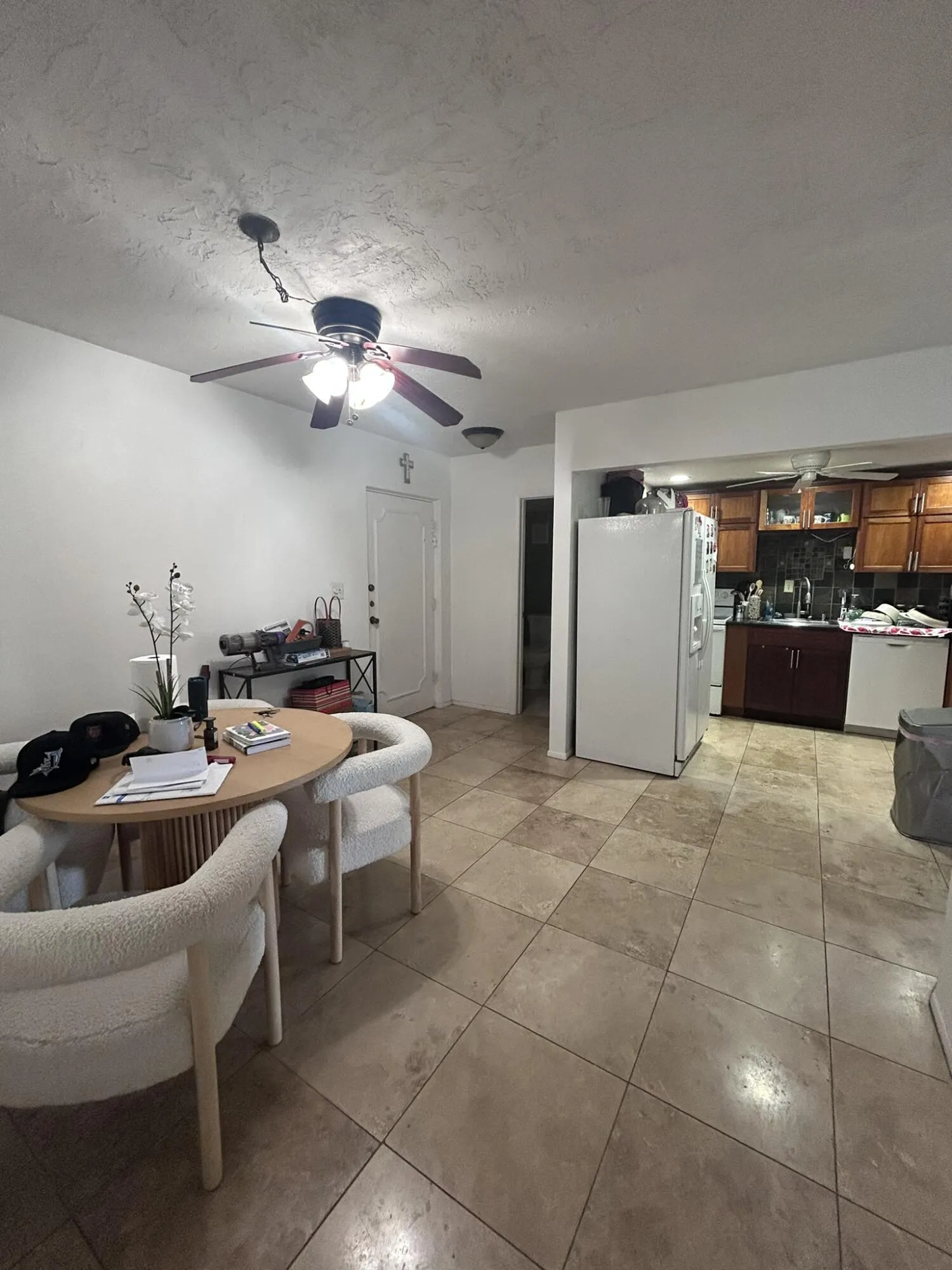 402- Kitchen Dining Room