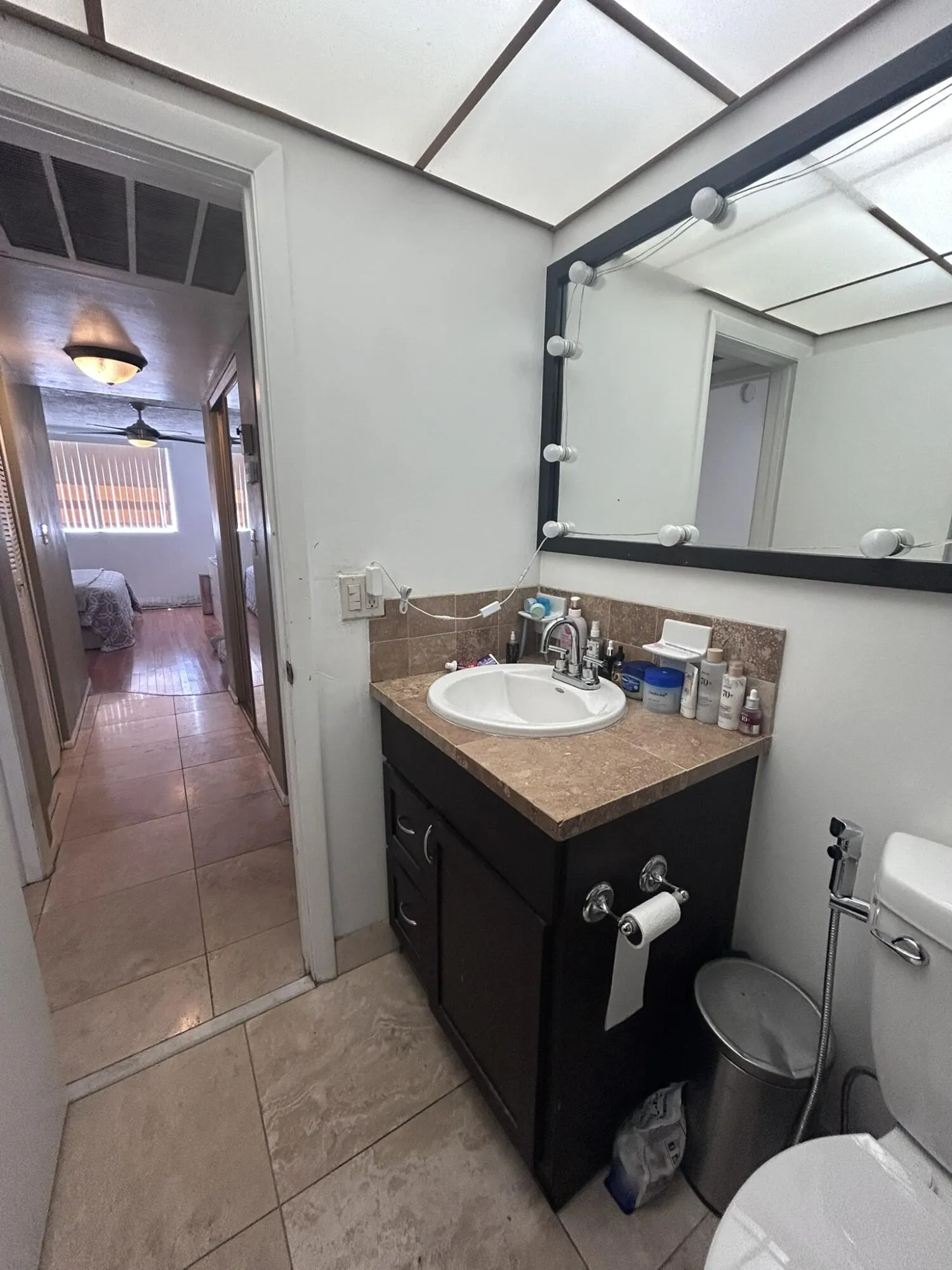 402- Main Vanity