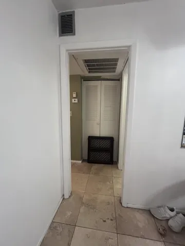 402- Hallway Entrance