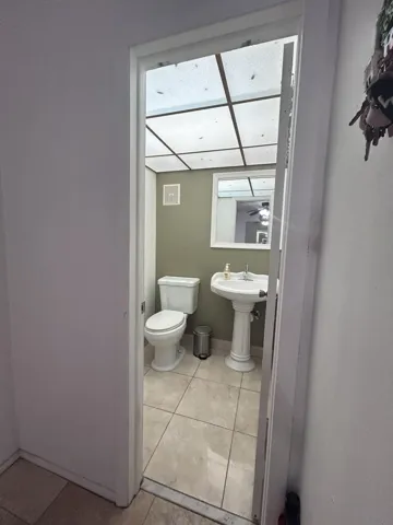 402- Guest Bathroom