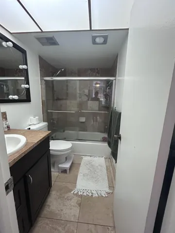 402- Main Bathroom