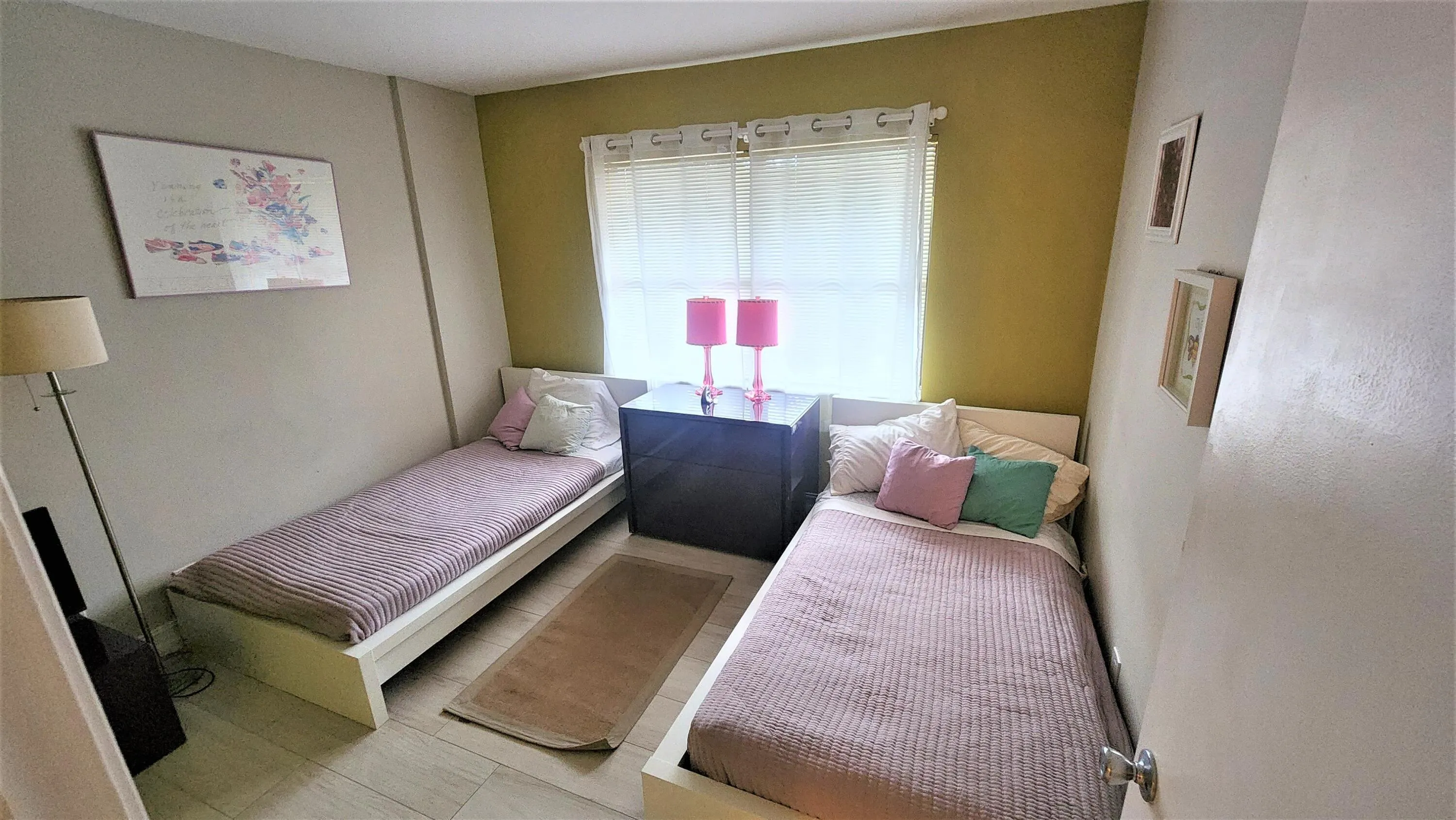 2nd bedroom