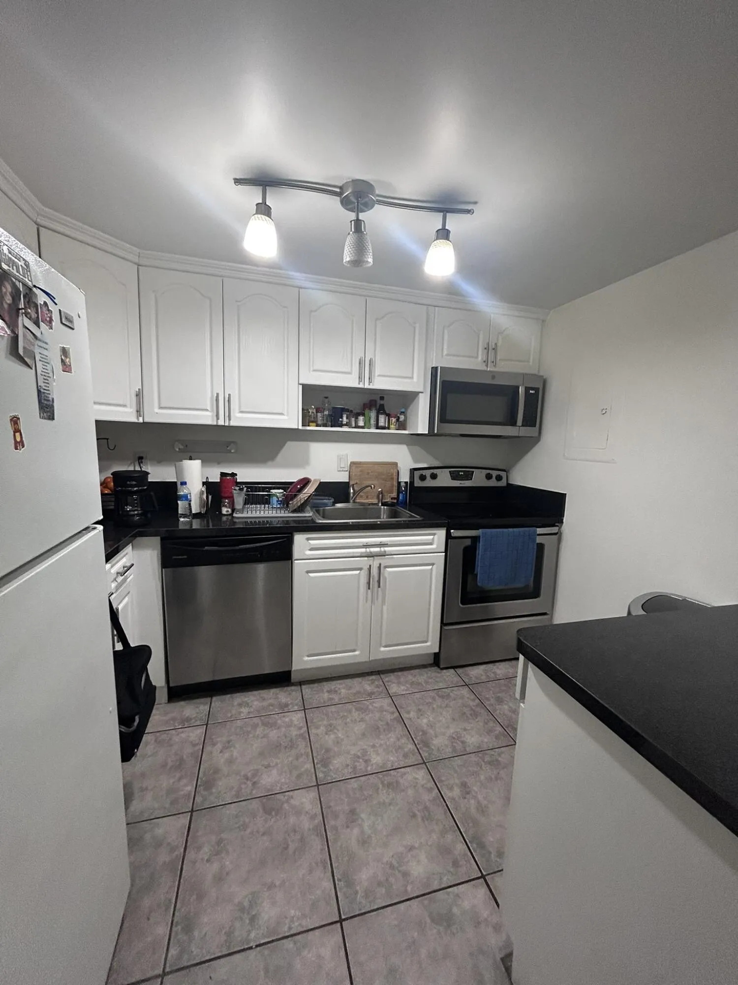 121- Kitchen 2
