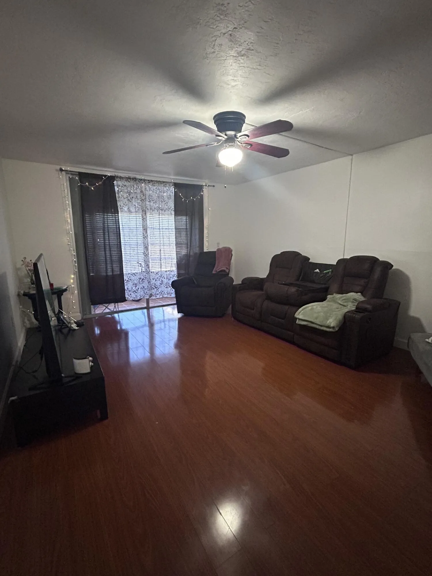 121- Living Room 1