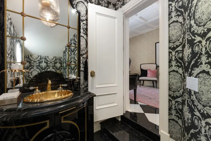 elegant 1/2 bath
