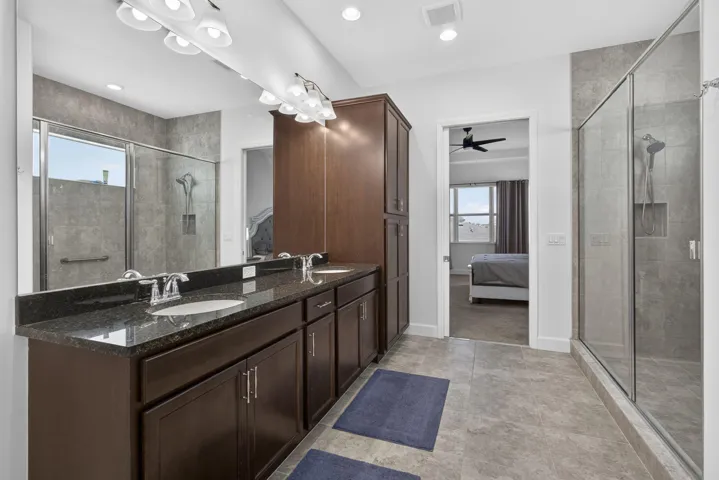 Master bedroom ensuite bath