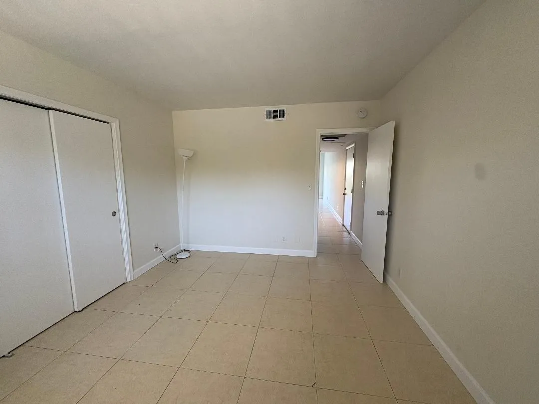 bedroom unit 118 2
