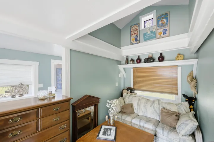 66-web-or-mls-108-carlisle-ln