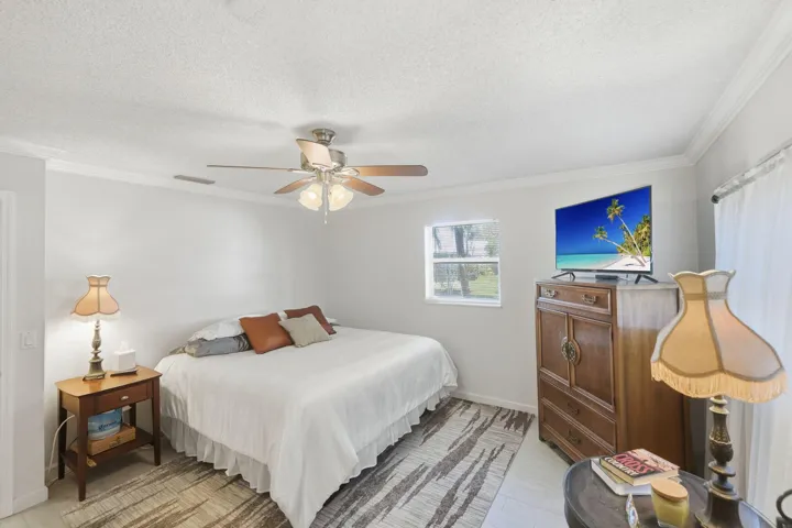 9-web-or-mls-108-carlisle-ln