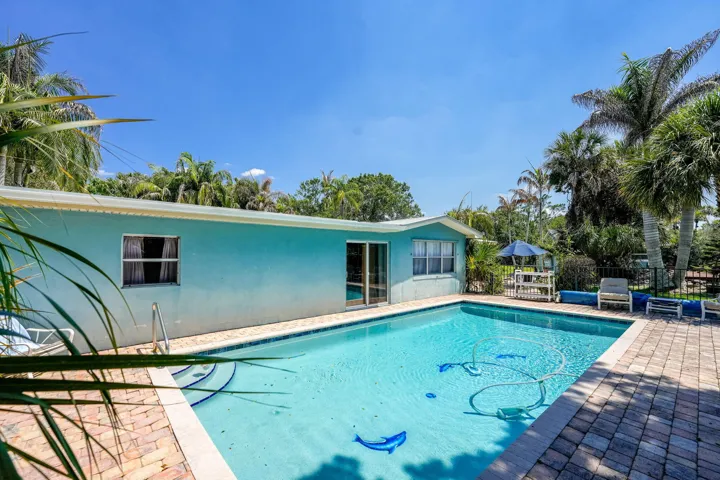 42-web-or-mls-108-carlisle-ln