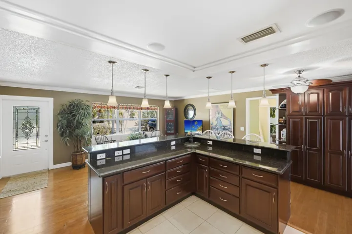 19-web-or-mls-108-carlisle-ln