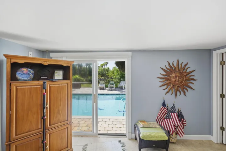 37-web-or-mls-108-carlisle-ln