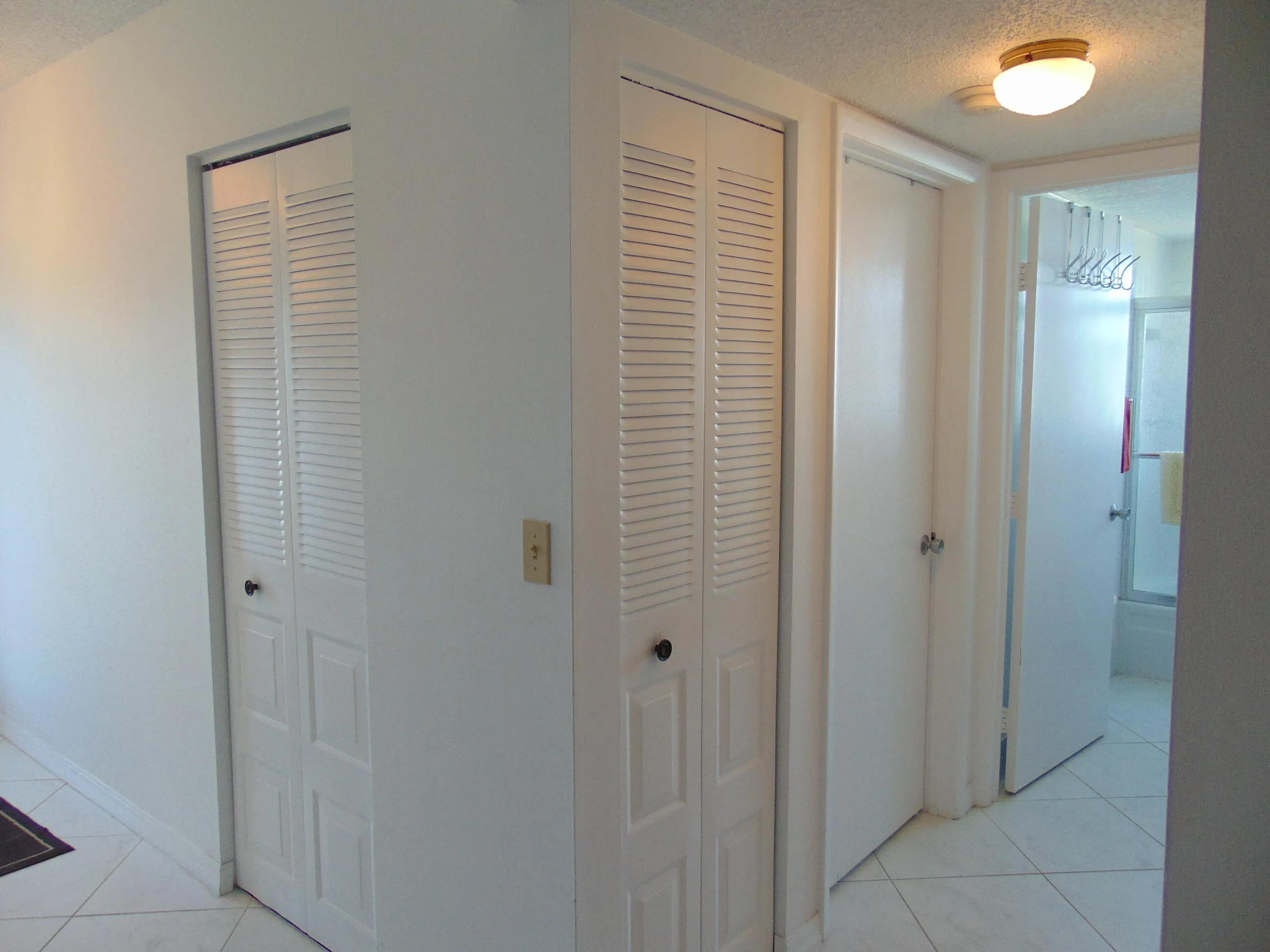 5 CLOSETS