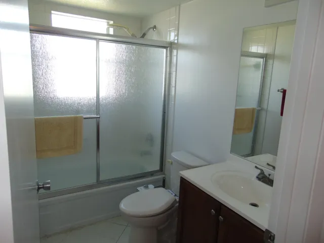 WINDOWS IN BATHROOMS