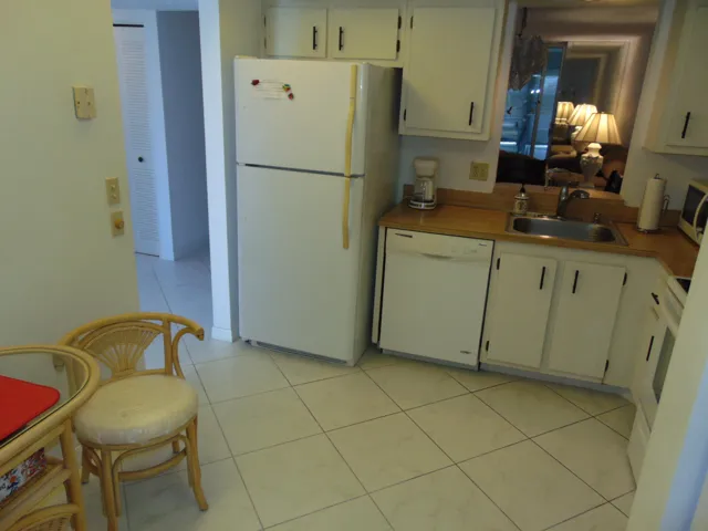 LOTS OF CABINET SPACE