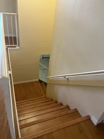 Upstairs hallway (5)