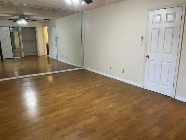 Master bedroom (1)