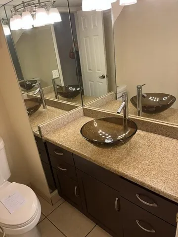 Half guest bath