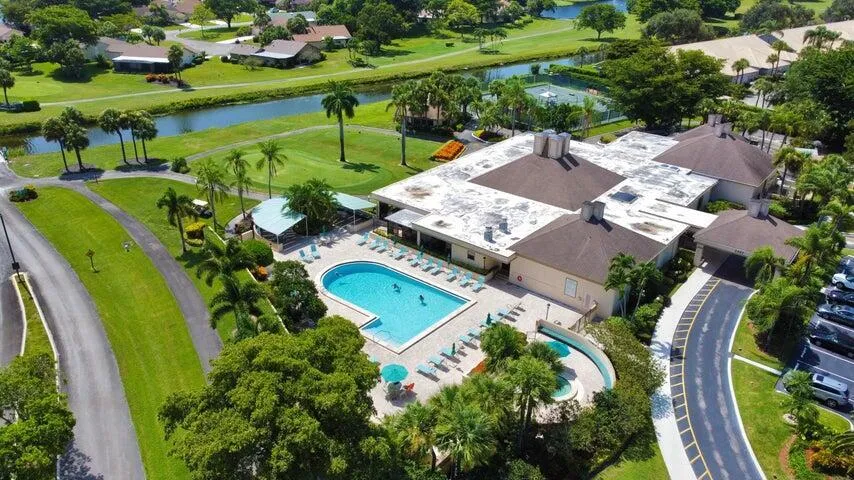 Main Pool & Clubhouse
