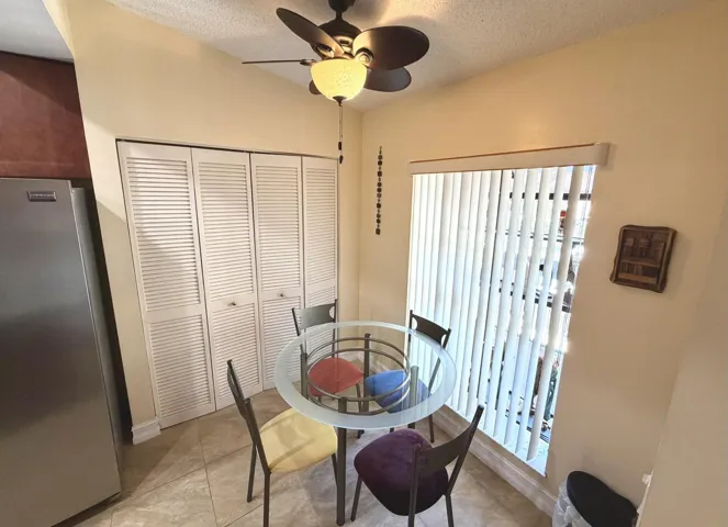 Dine-In Kitchen