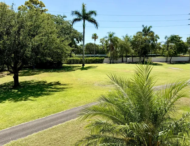 Balcony Pond Golf View