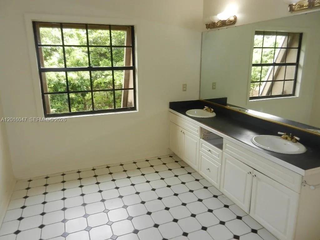 Property photo 50