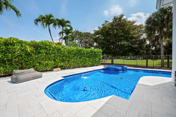 39-web-or-mls-16014-laurel-creek-dr