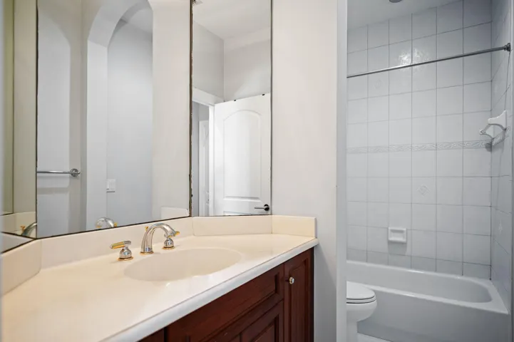 28-web-or-mls-16014-laurel-creek-dr
