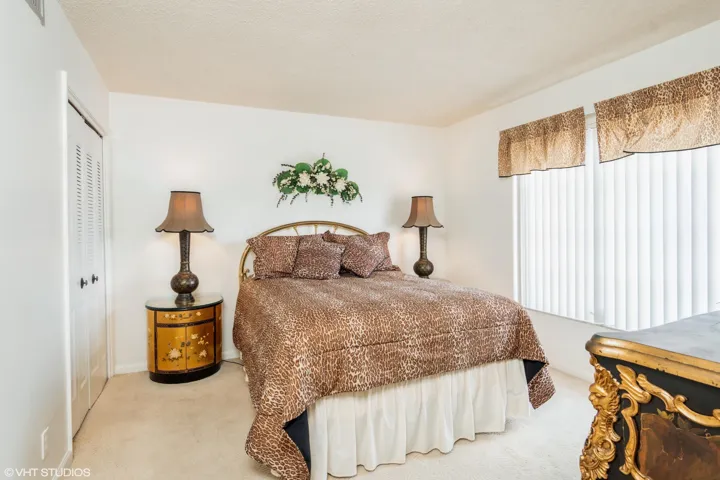 15_250JohnFKennedyDrive408_18_Bedroom_Hi