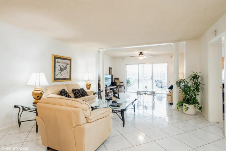 01_250JohnFKennedyDrive408_1_LivingRoom_