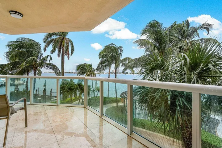 030-2650LakeShoreDrive-206-RivieraBeach-
