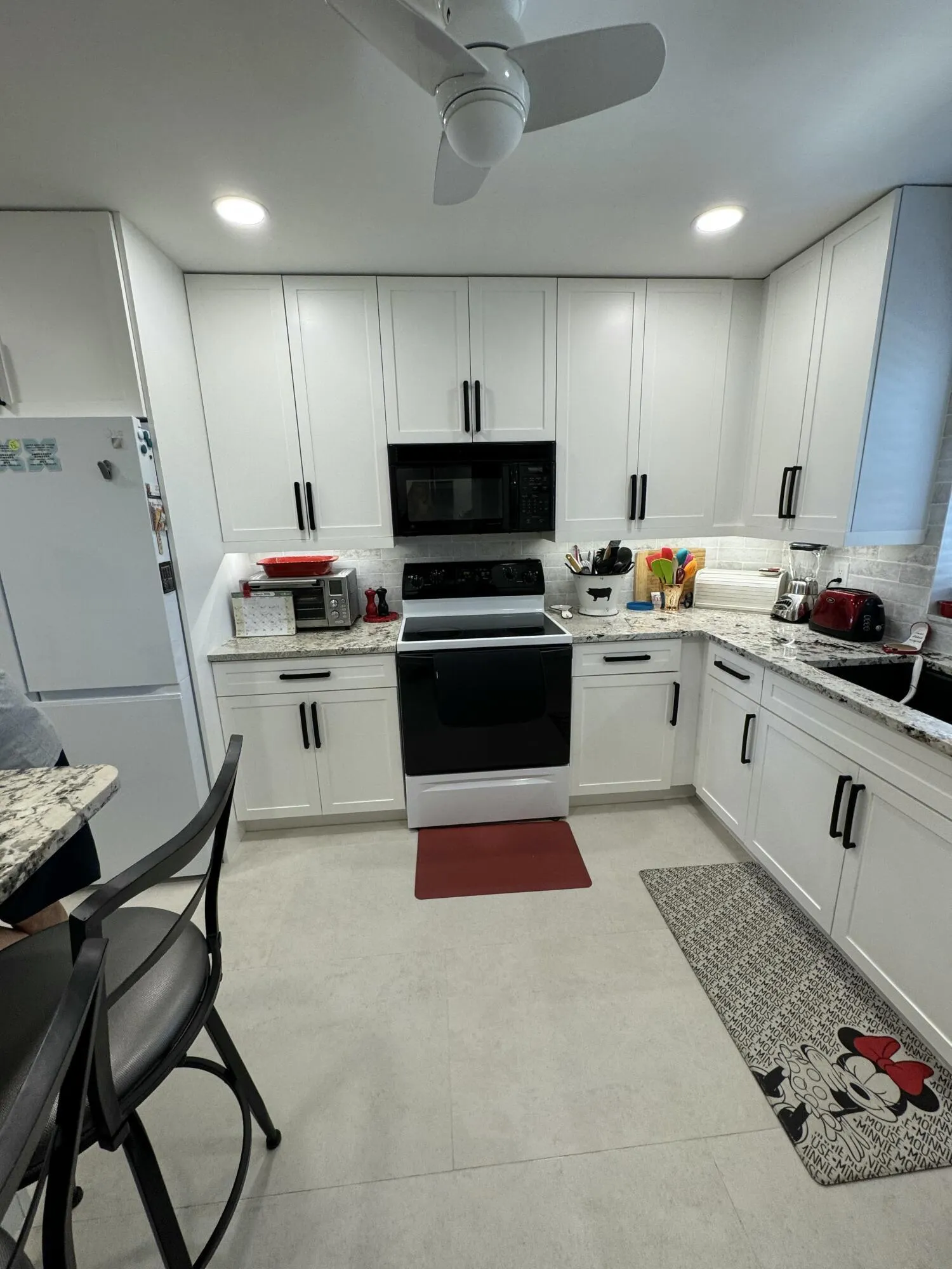 nice sized kitchen