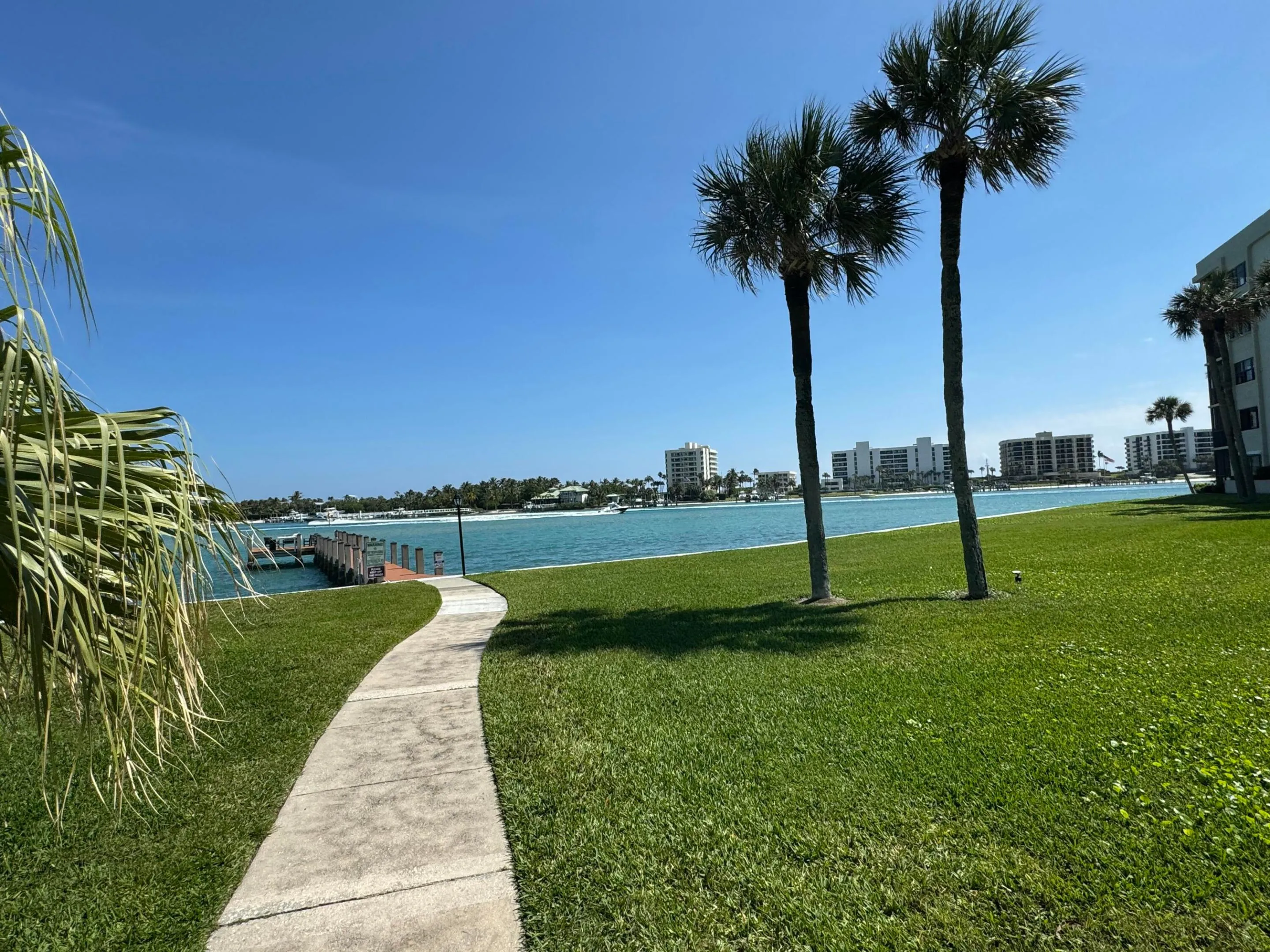 walkway to back