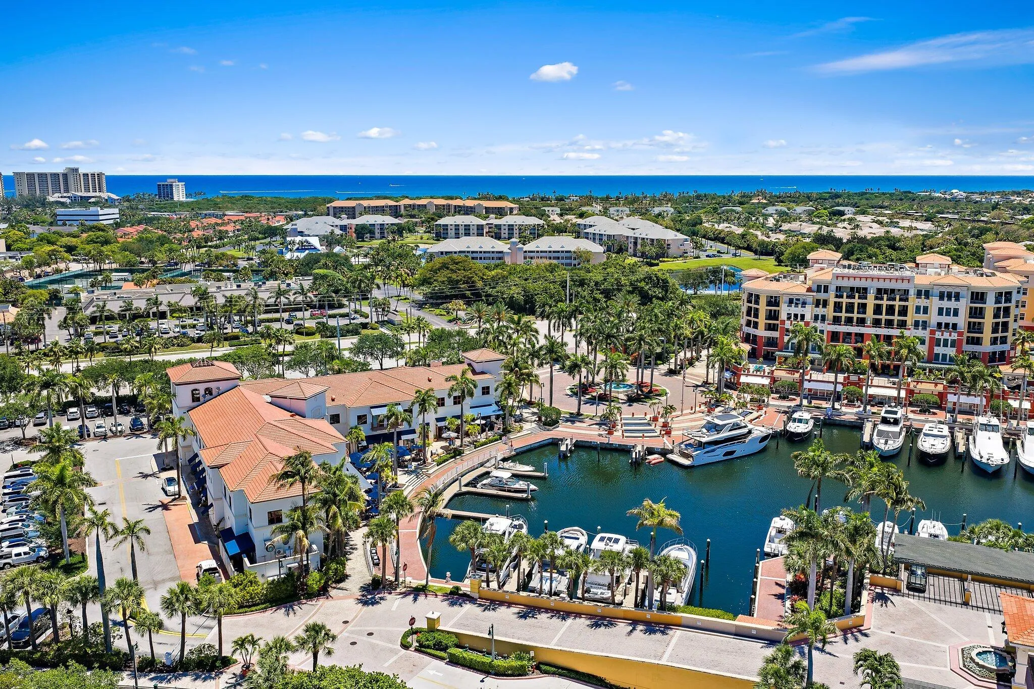 Walk to Dive Bar plus several other Local Jupiter Hotspots