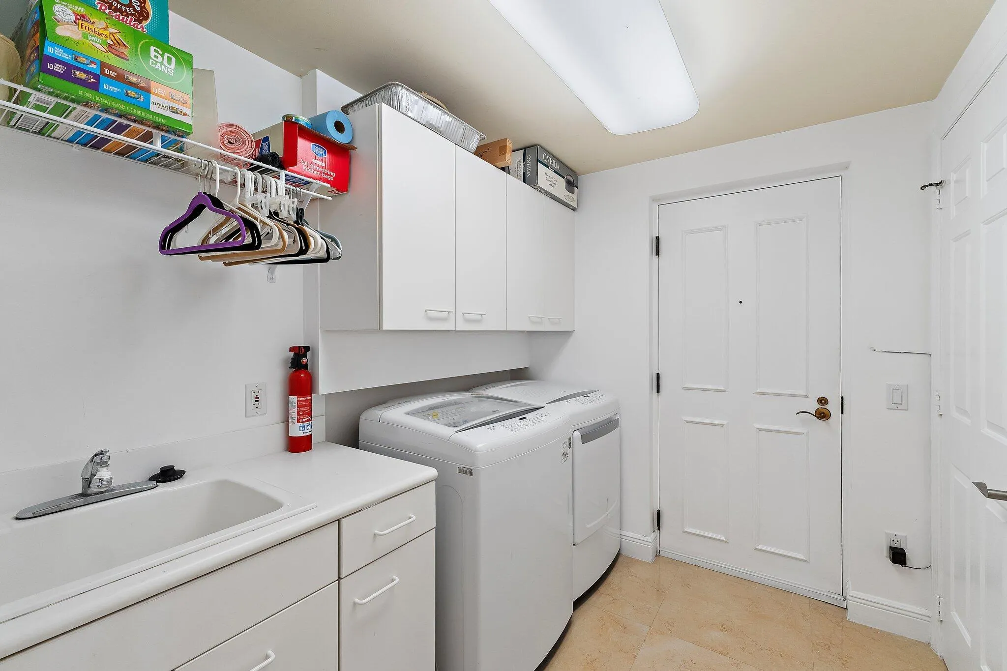 Full Size Laundry Room